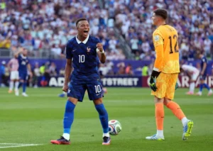 France Edge Past Paraguay as Kylian Mbappé Penalty Secures World Cup Quarter-Final Spot